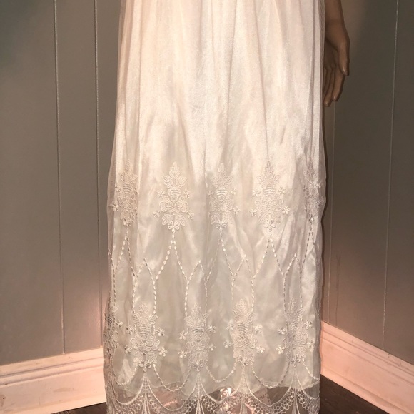 Jessica McClintock Wedding Dress size 4 - Picture 3 of 7